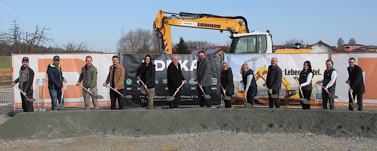 Spatenstich__2.1-1.JPG